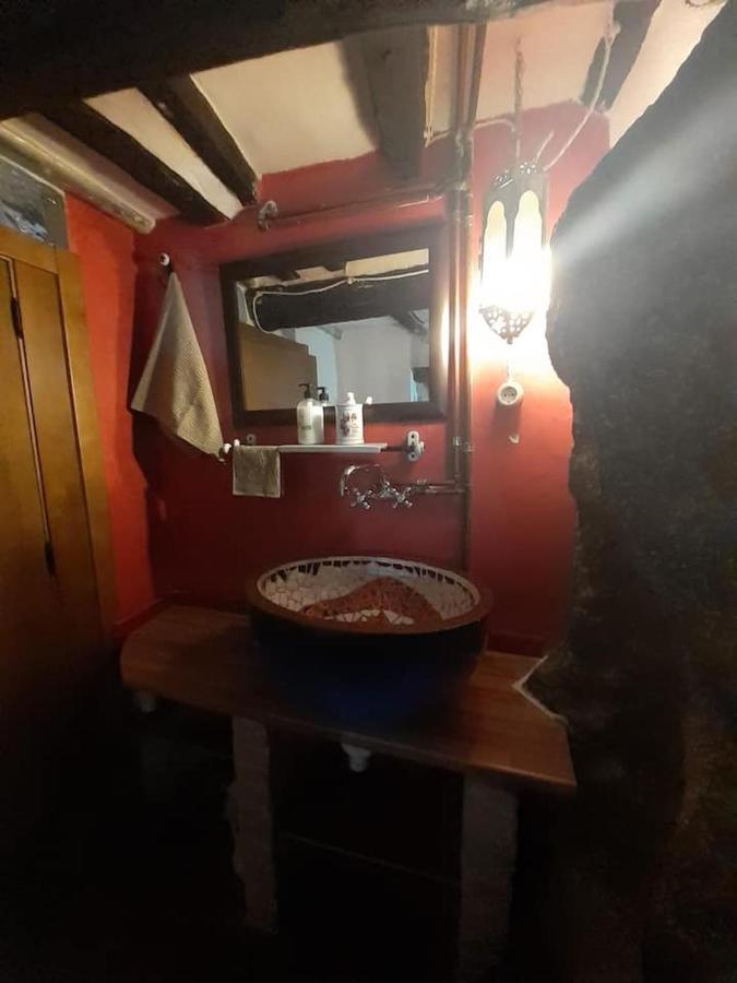 HERVÀS Y VUELVES  Extérieur photo